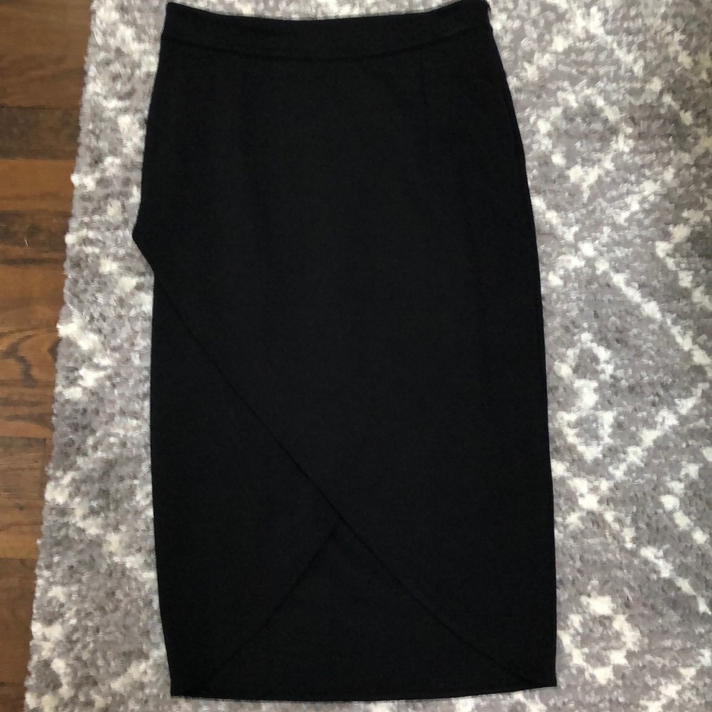 Banana republic black slight high/low skirt